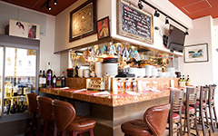 ピザ、パスタの秋葉原の駅の近くのイタリアン、デュエの店内写真